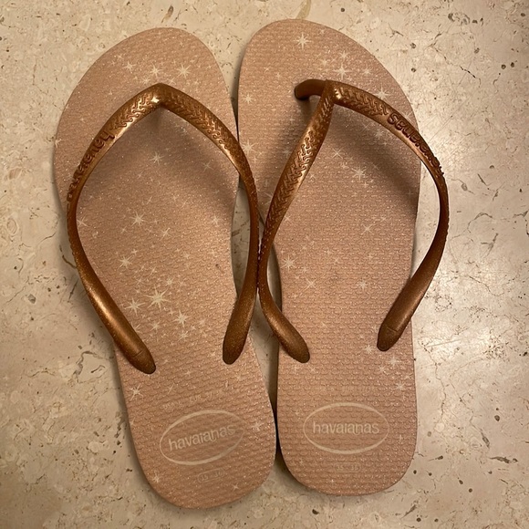 Havaianas Rose Gold Flip Flops - Picture 1 of 3